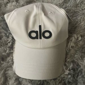 Alo Yoga Hat White Brand New with tags